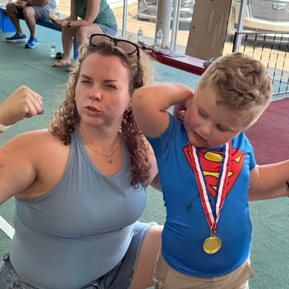 Meet your Posher, Tacie - Picture 6 of 7